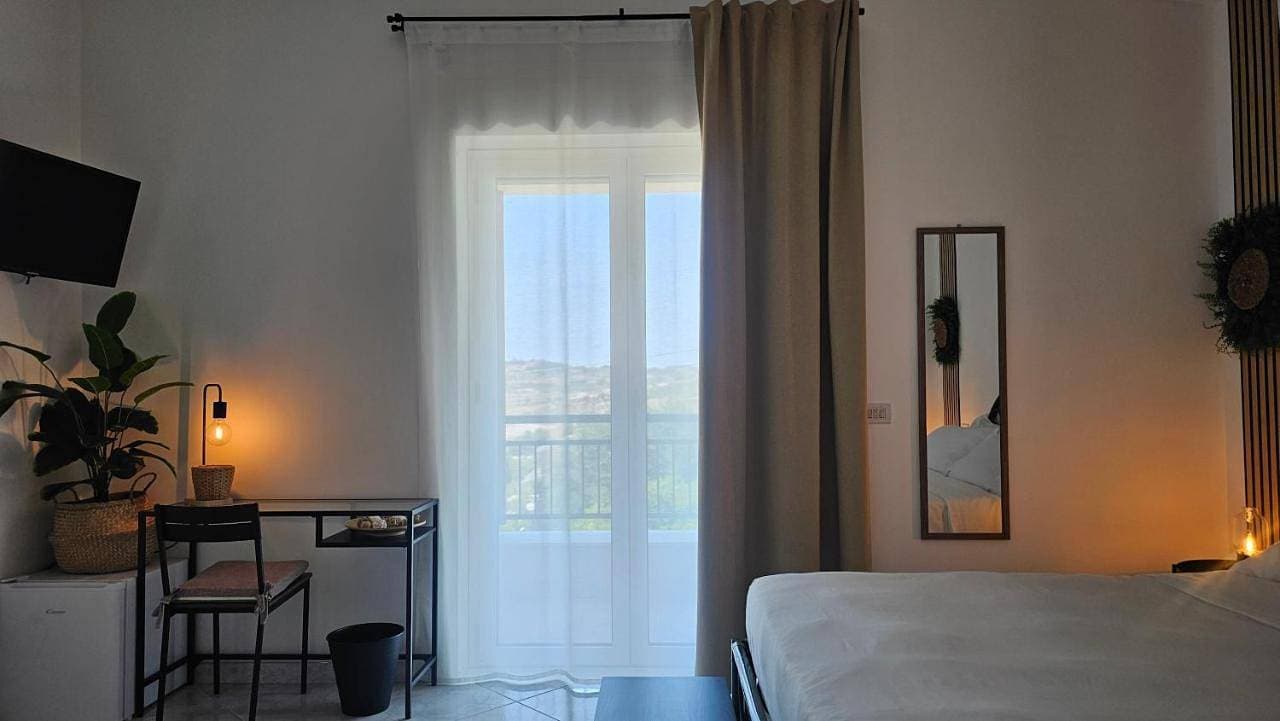Foto 9 von 19: Double Room with Balcony and Sea View