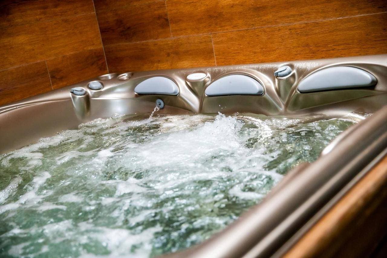 Foto 3 von 38: Suite Junior avec Bain, Accès Gratuit à la Piscine et au Spa