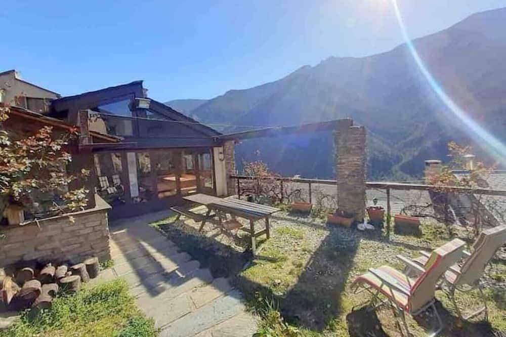 Nohèdes Peaceful gîte in the heart of the mountains 1
