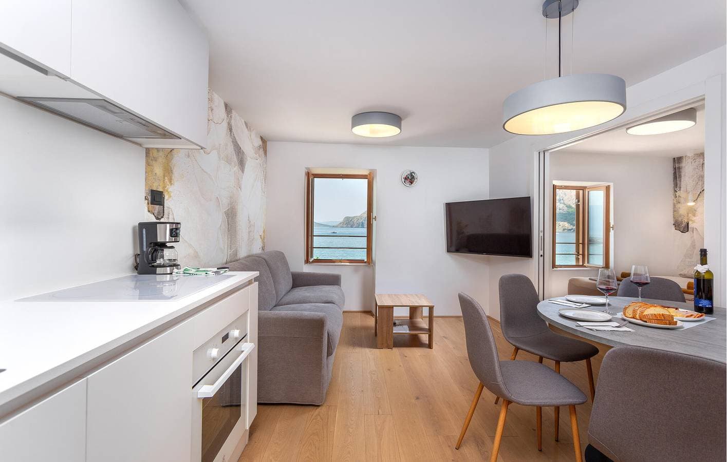 Foto 6 von 27: Gemütliche Ferienwohnung in der Nähe von Vela Plaža mit WLAN und Parkplatz