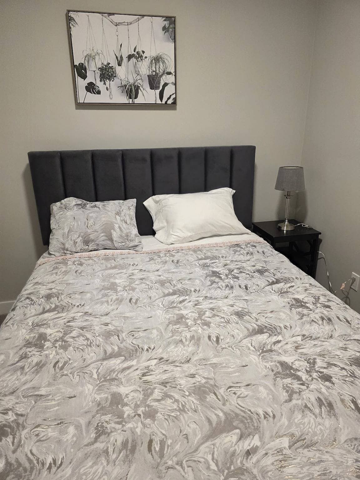 Geräumiges und modernes Apartment mit 2 Schlafzimmern in Calgary 1