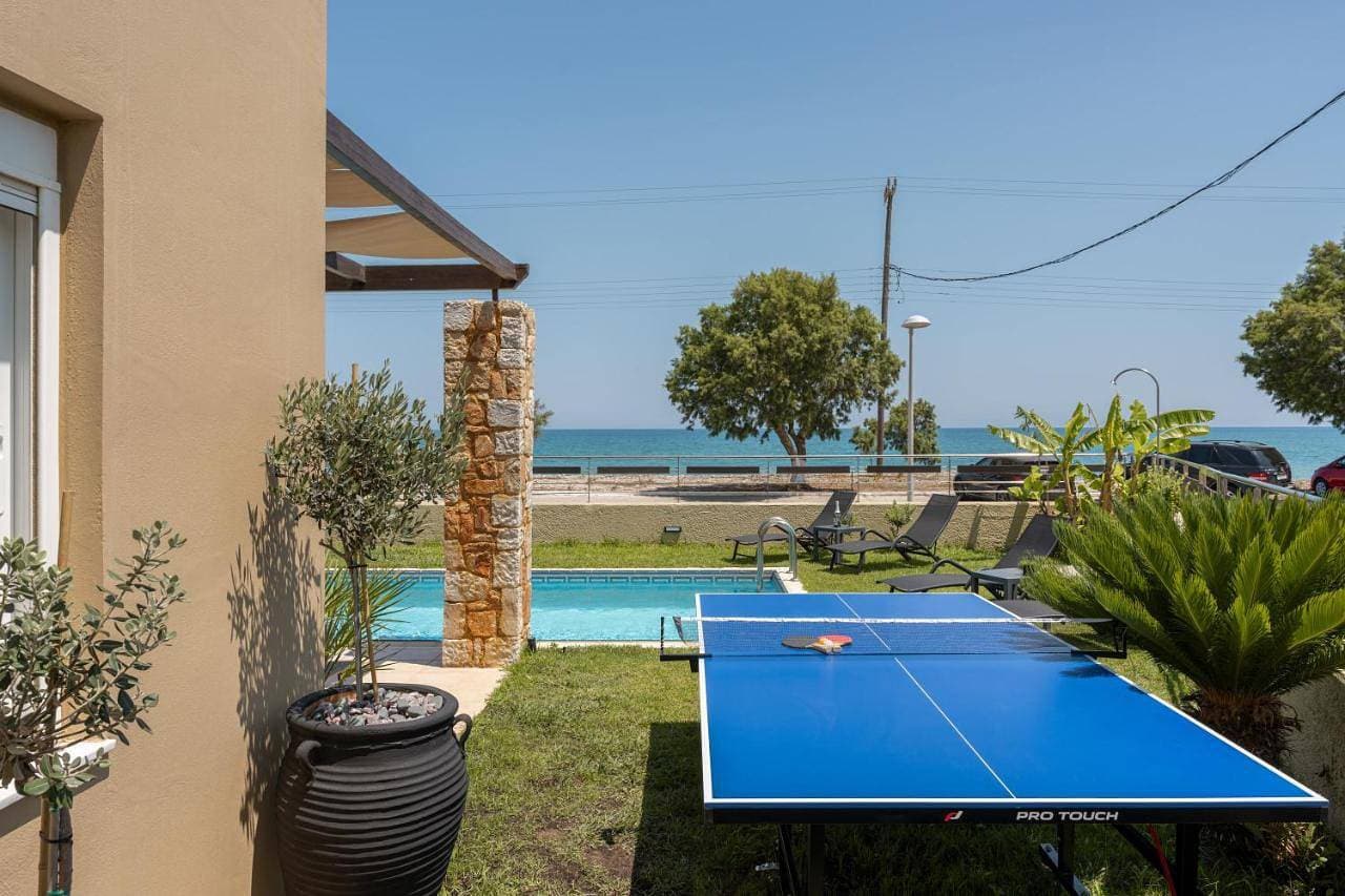 Foto 3 von 5: Villa - Beach Front