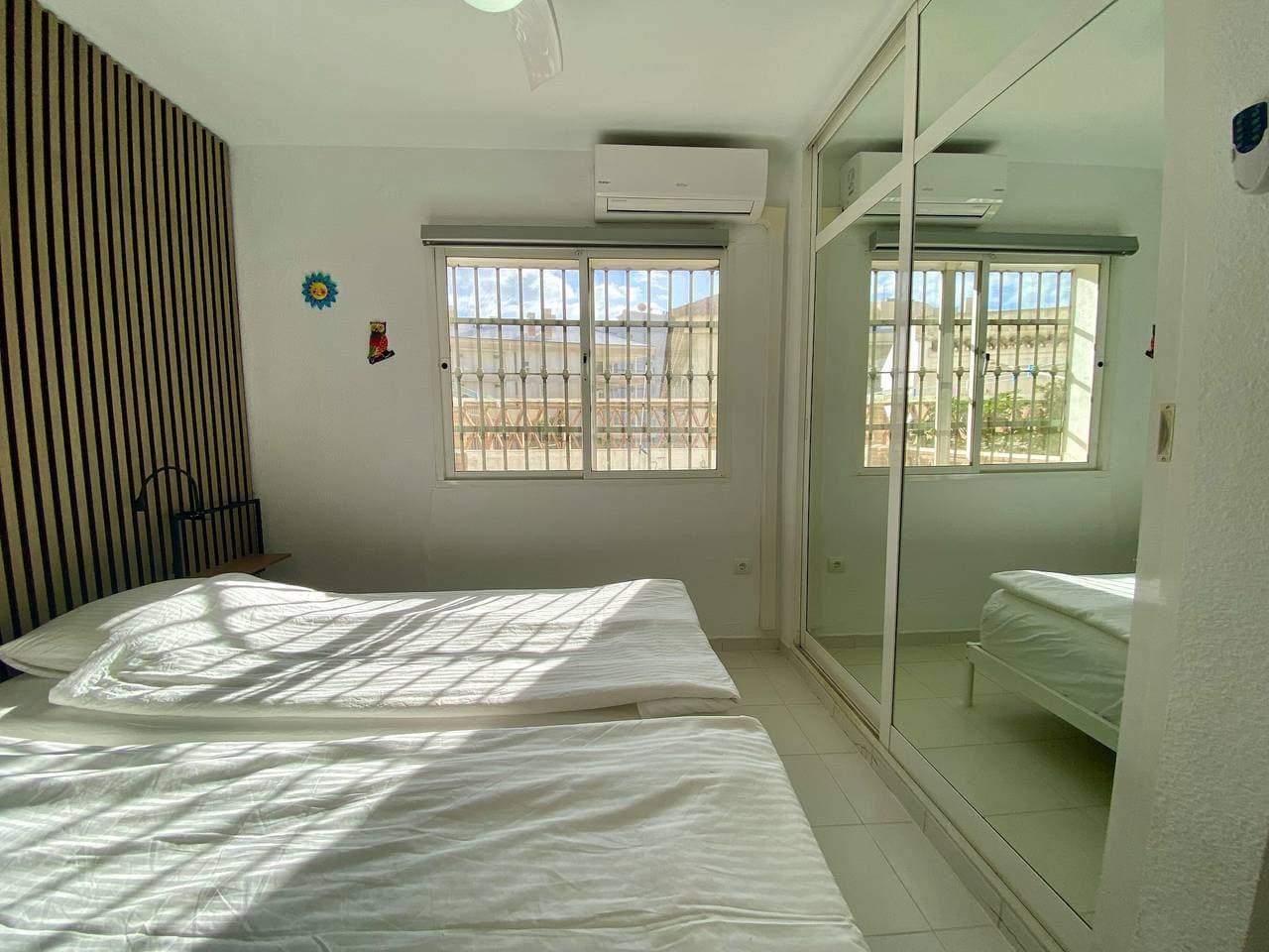 Foto 12 von 25: Ferienwohnung Urbanización Casablanca mit Pool, WLAN, Klimaanlage, Terrasse und Garten