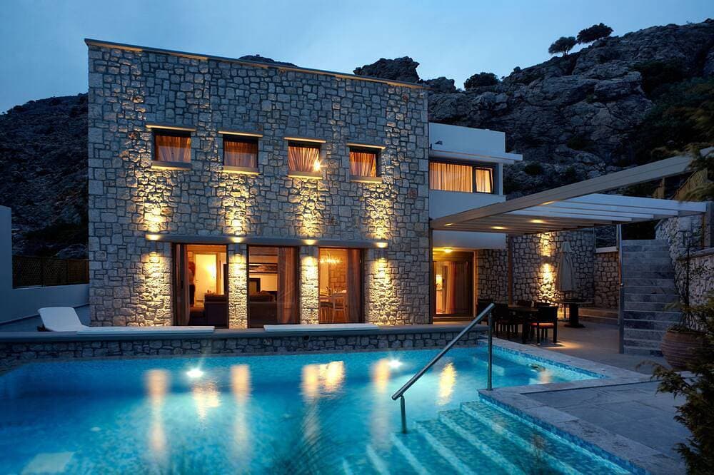 Villa Armonia, Exklusive 4-Schlafzimmer-Villa mit eigenem beheiztem Pool 1