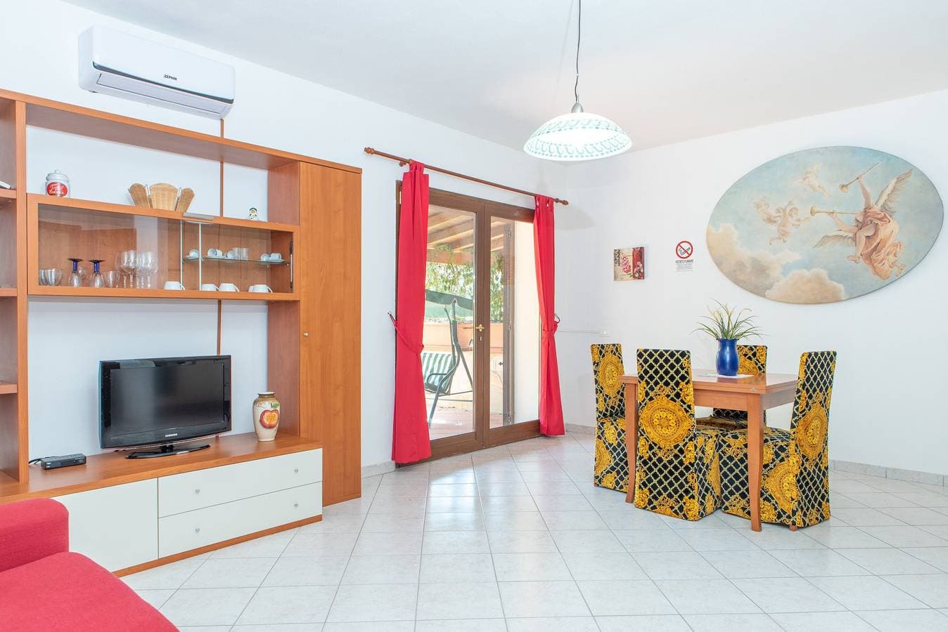Foto 10 von 29: Ferienwohnung 'Villa Smeralda 3' mit Pool und Garten nahe Olbia