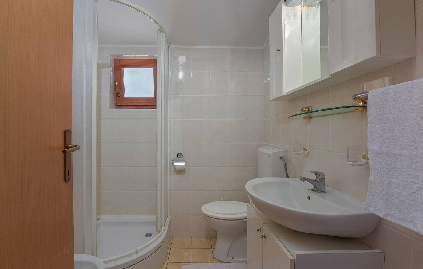 Foto 11 von 13: Ferienwohnung Kristijan mit Balkon in Funtana