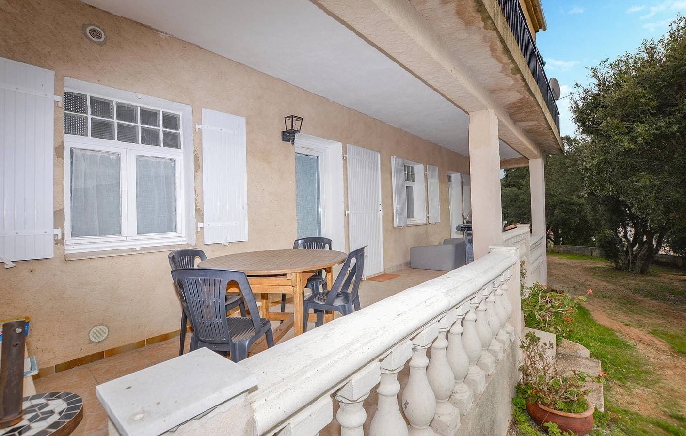 Gemütliche Wohnung mit Terrasse, Parkplatz & WiFi 800m von Coti-Chiavari 1