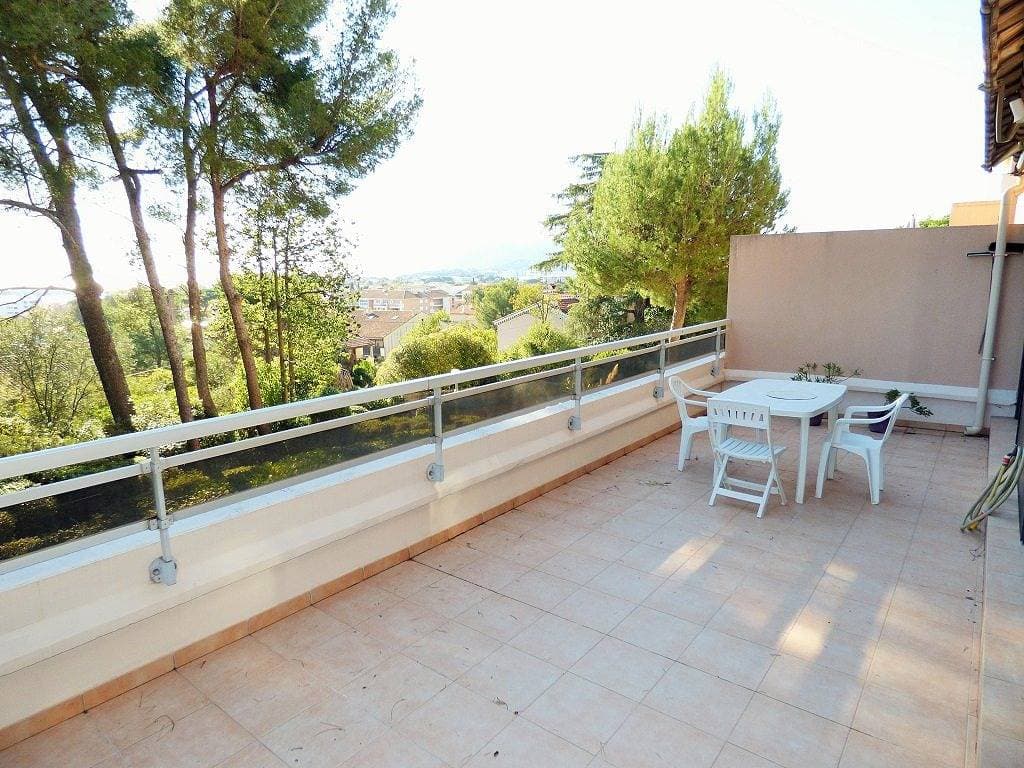 Große 30 m² große Terrasse mit Meerblick! Privater Parkplatz. 1