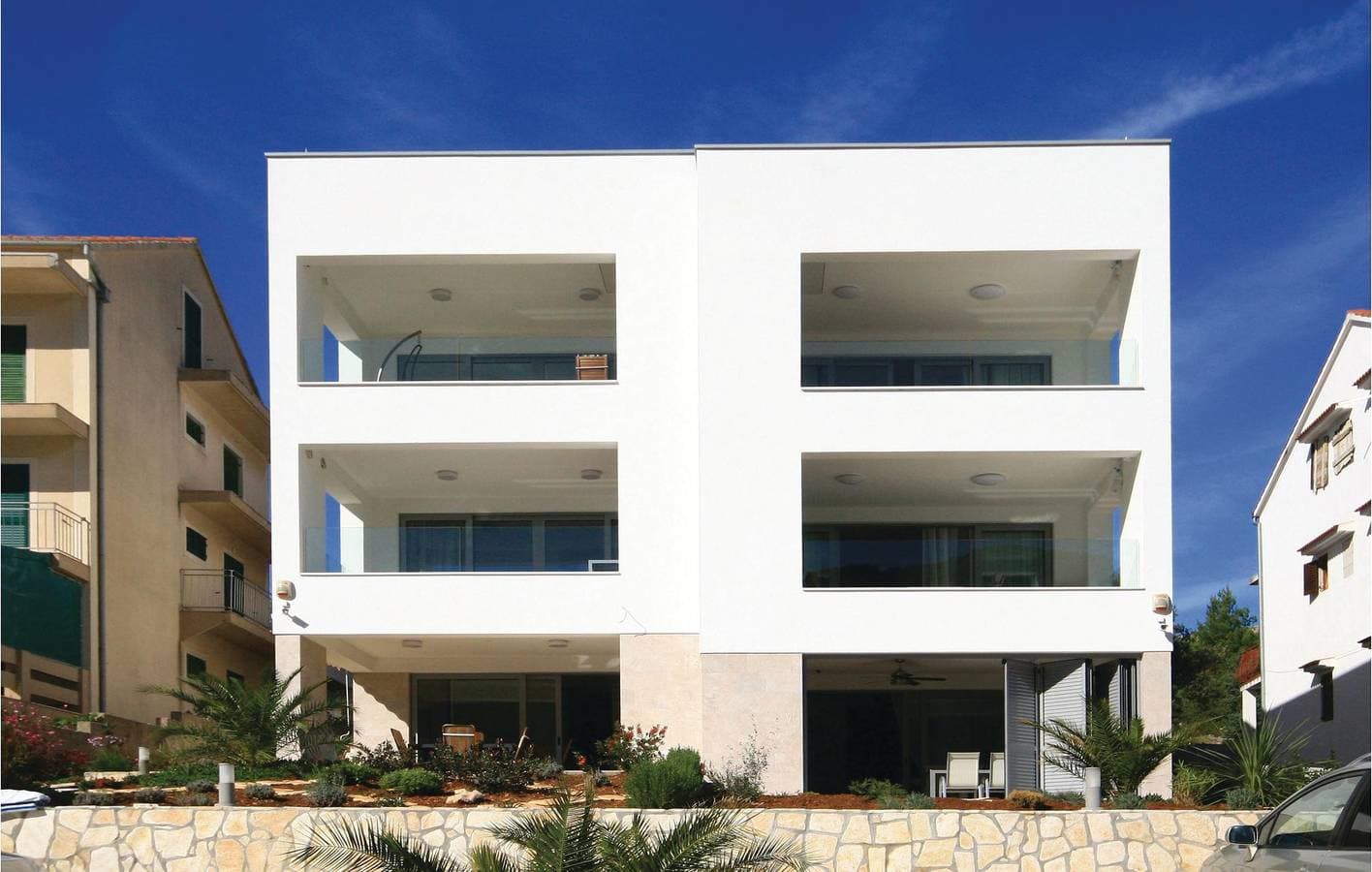 Gemütliche Ferienwohnung mit Meerblick, Terrasse, WLAN und Zugang zum Strand 1
