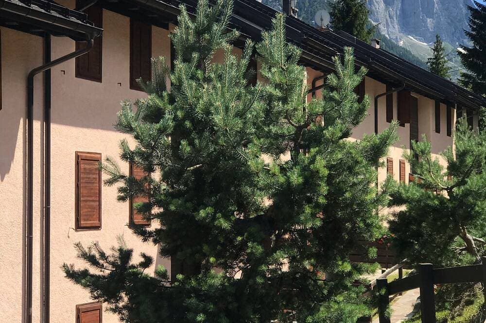 Foto 13 von 30: Sasso Rosso Apartment mit Blick auf die Alpen