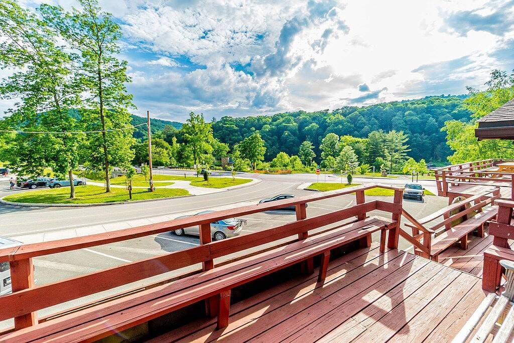 Foto 5 von 45: Mariettas Flussrefugium - Zentrale Ohiopyle Unterkunft mit Whirlpool