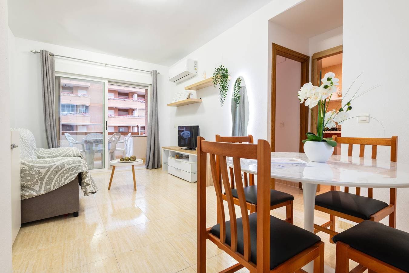 Foto 7 von 36: Apartment 'Vistamar, 1. Strandreihe' mit Meerblick, WLAN und Klimaanlage
