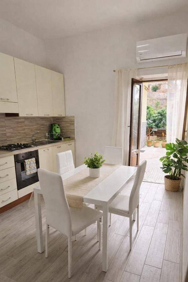 Foto 5 von 15: Two-Bedroom Apartment