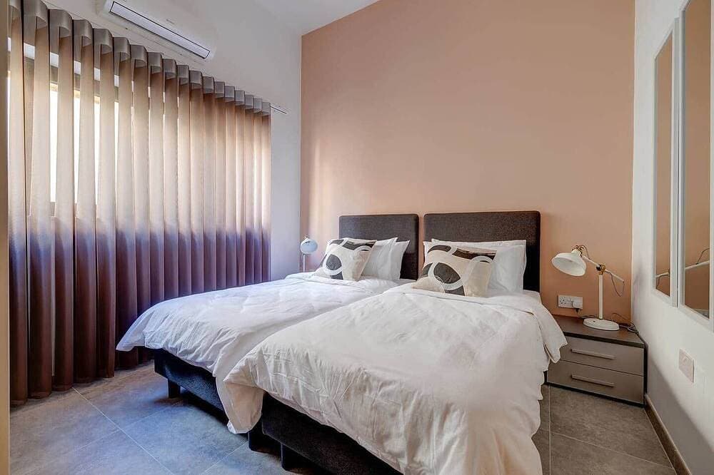 Foto 6 von 30: Charming 3Br Apartment, Steps from Balluta Bay