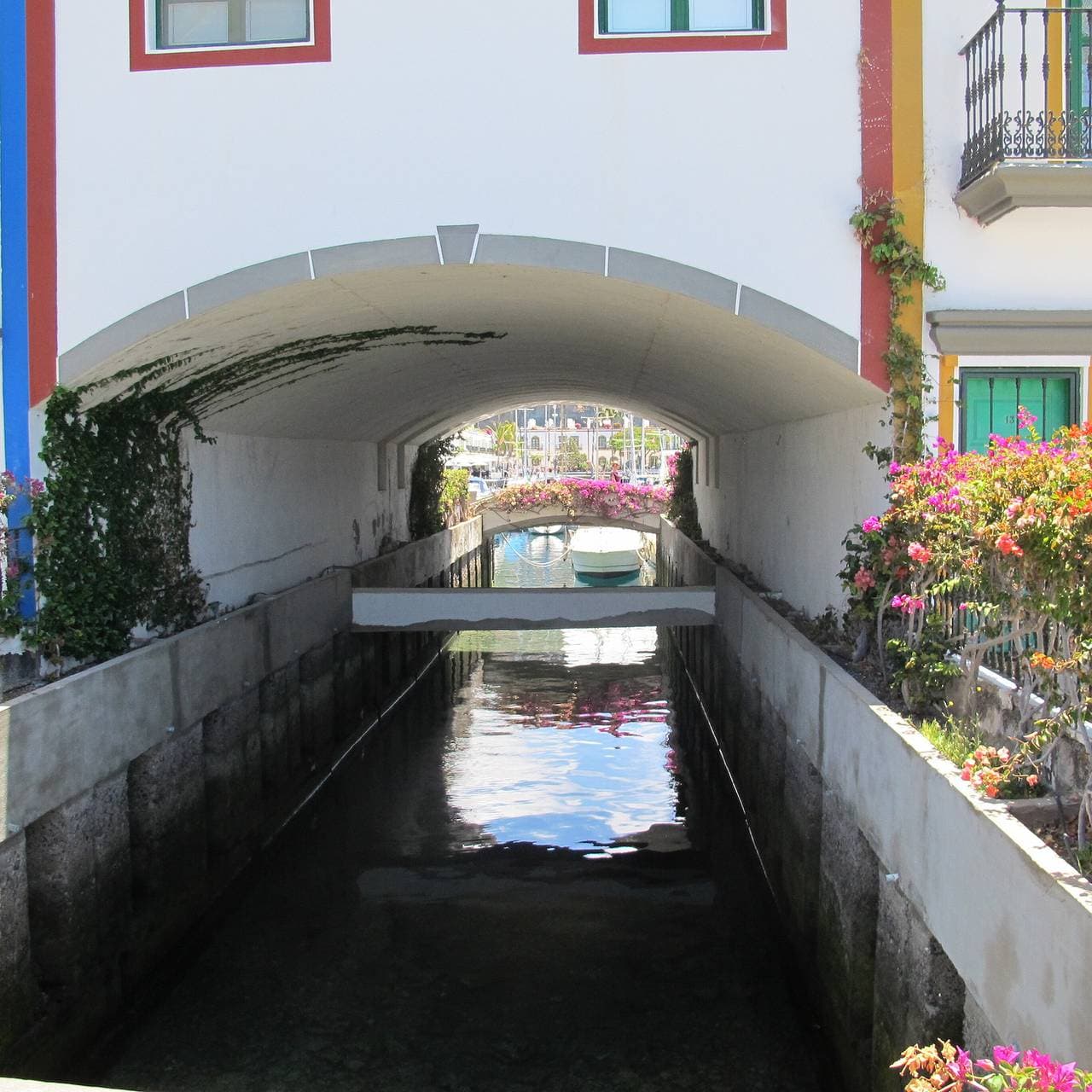 Foto 12 von 26: Hafen Puerto De Mogan 371 bei El Sirocco