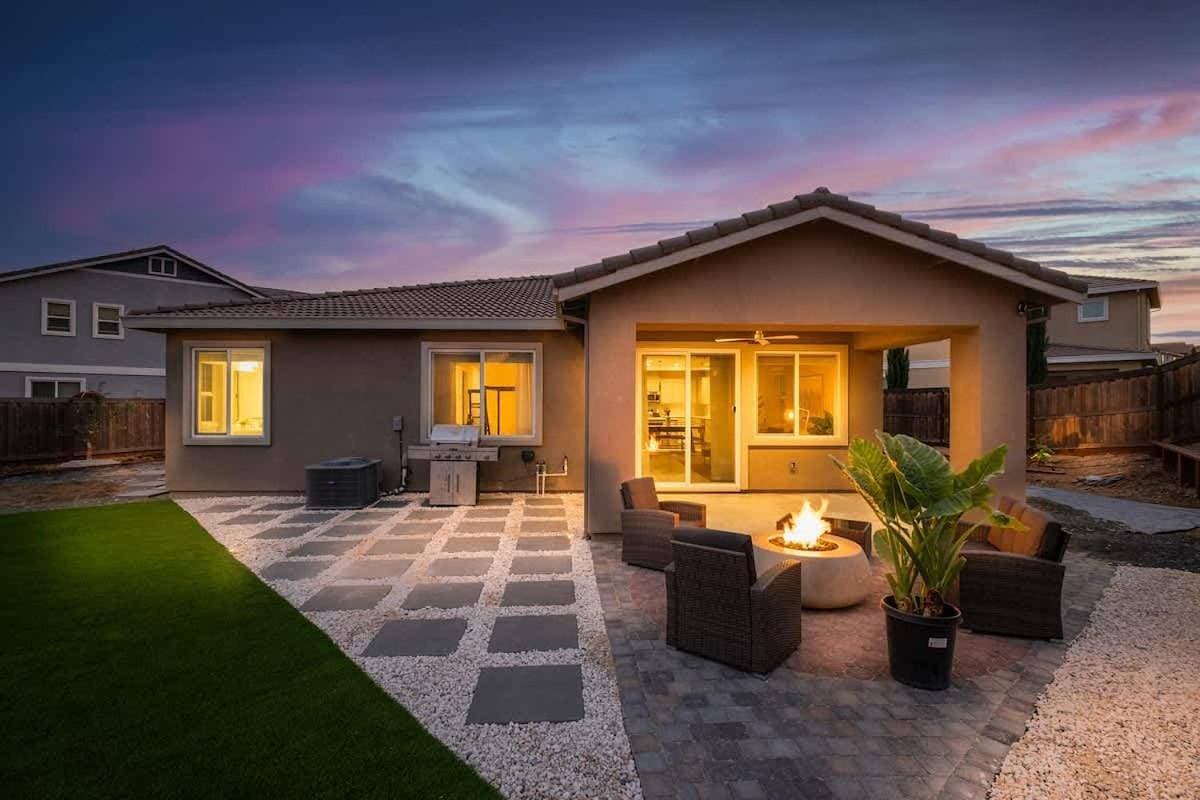 Home, Napa Vibe w/Fire Pit + Spa 1