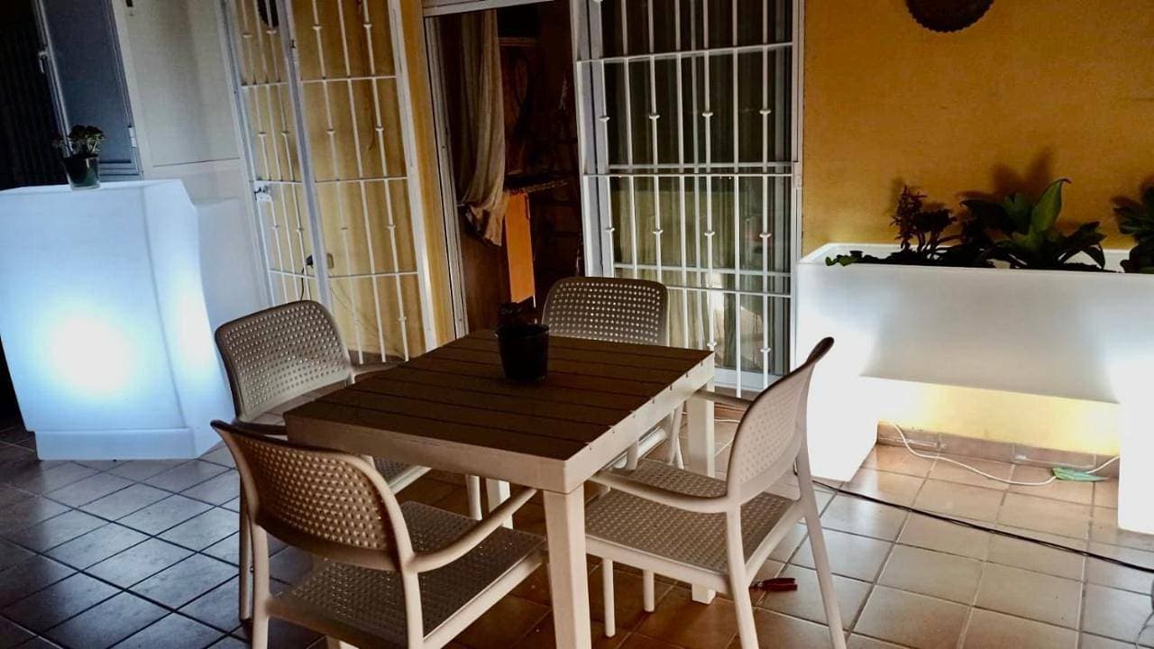 Foto 5 von 38: Two-Bedroom Apartment