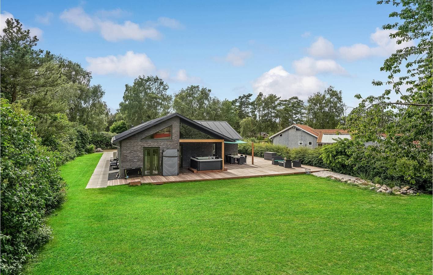 Foto 2 von 30: Ferienhaus für 11 Personen mit Terrasse