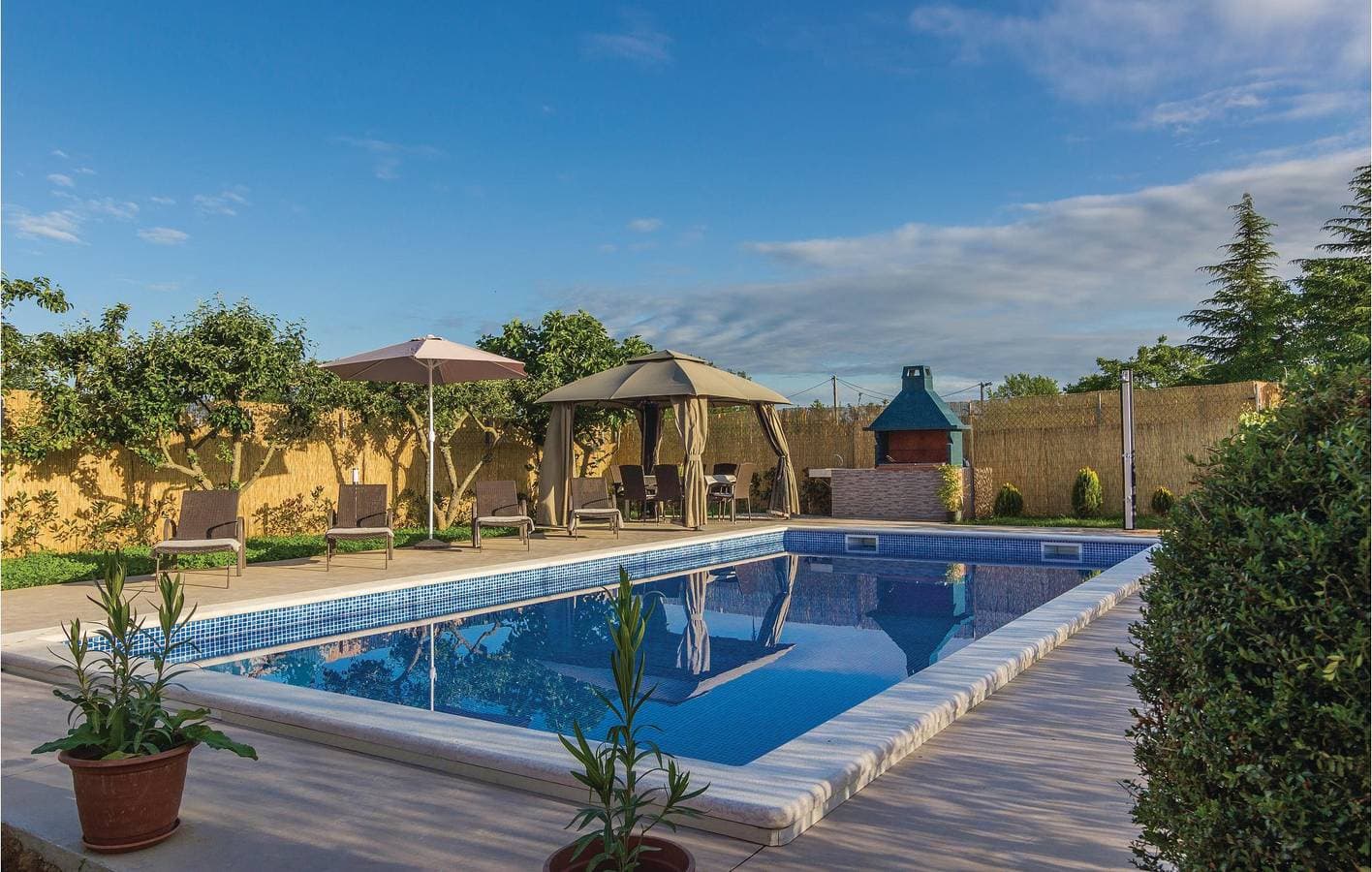 Foto 7 von 33: Gemütliche 1-Zimmer-Wohnung mit Pool und Terrasse in der Nähe von Gračišće