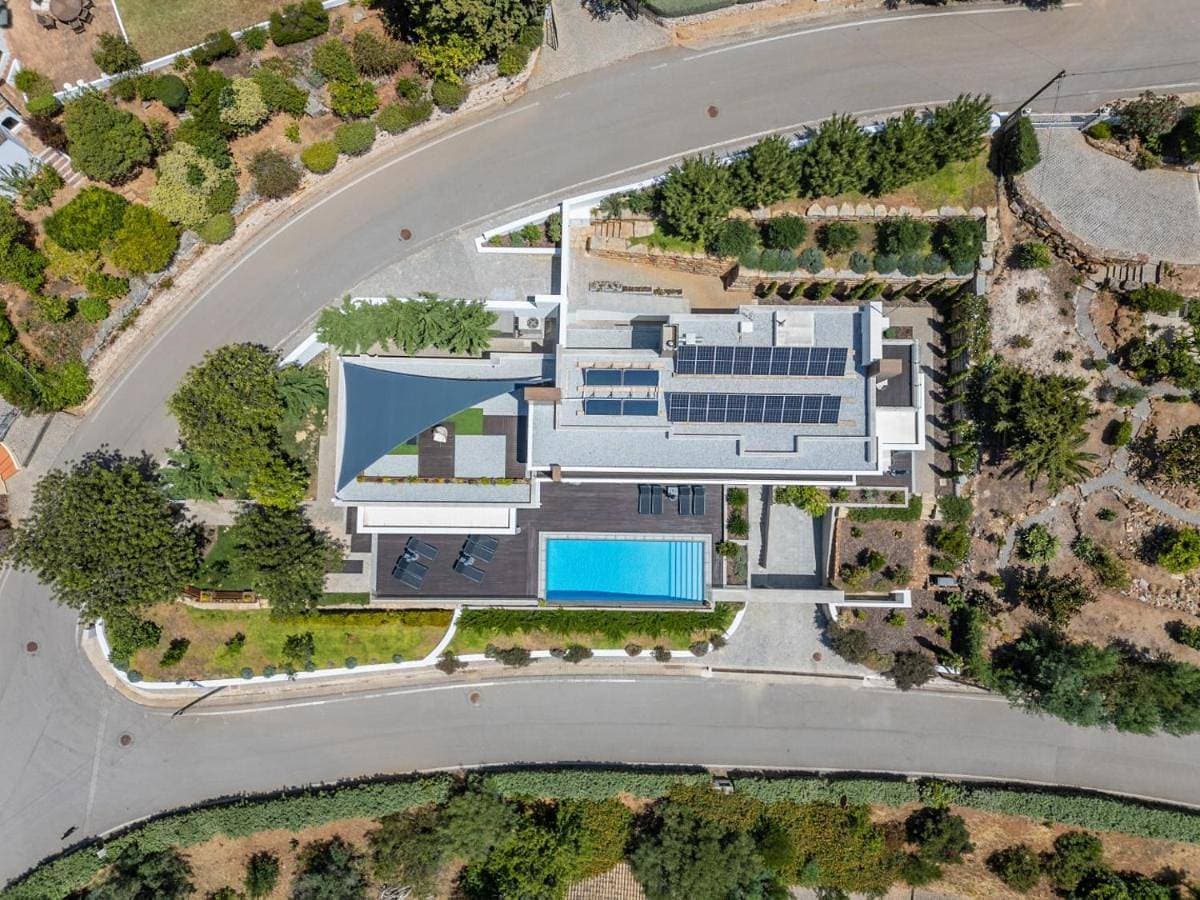 Foto 4 von 5: Villa with Sea View