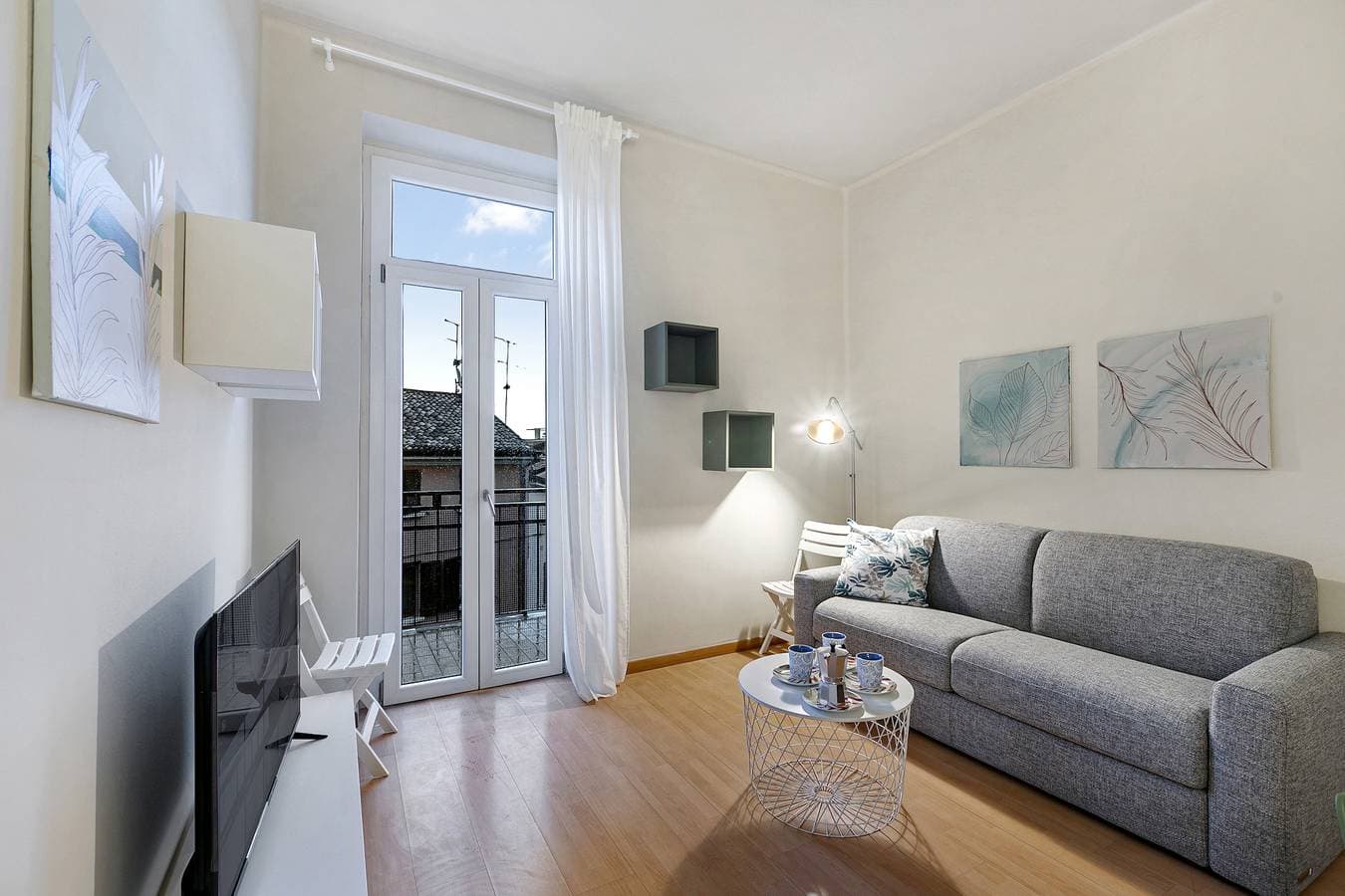 Foto 10 von 22: Casa Enza: Desenzano Apartment w/ private parking & AC