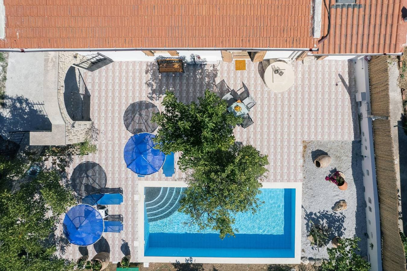 Foto 3 von 45: Villa für 6 Personen mit Terrasse