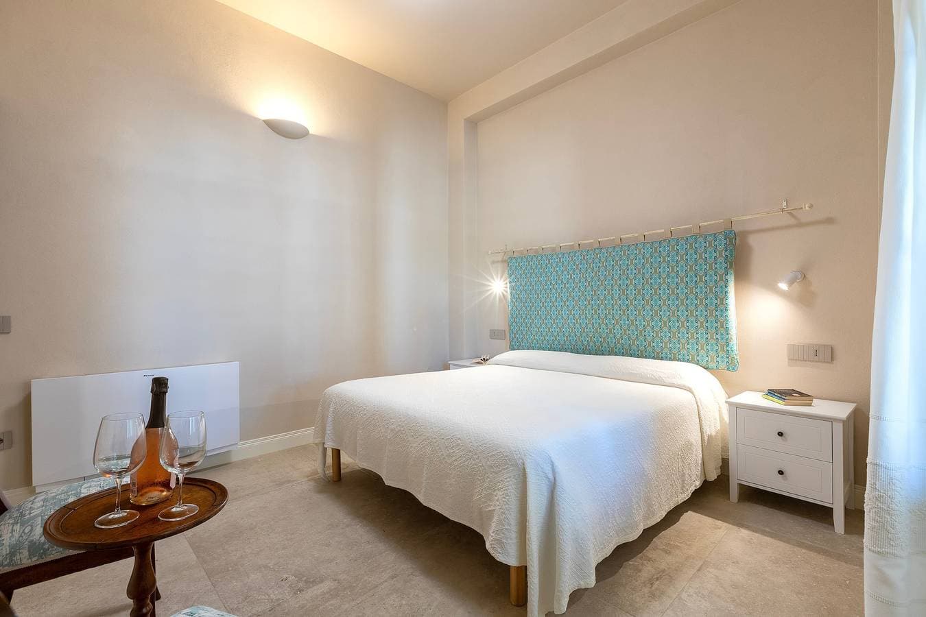 Foto 8 von 28: Zimmer 'Linda' mit Gemeinschaftspool, WLAN und Klimaanlage