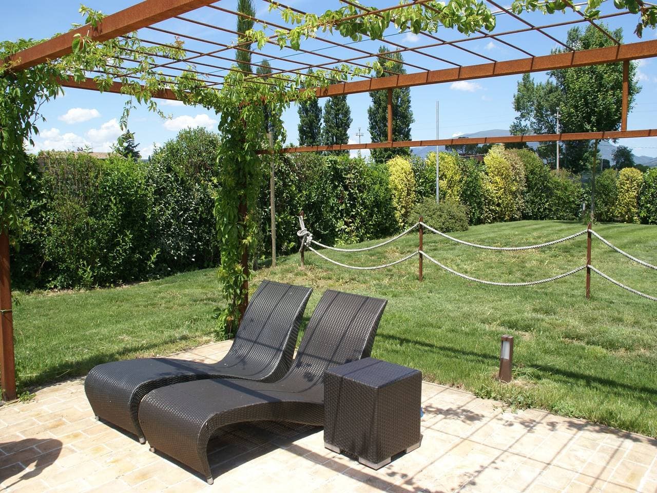Foto 12 von 65: Ferienhaus in Foligno mit Pool und Terrasse