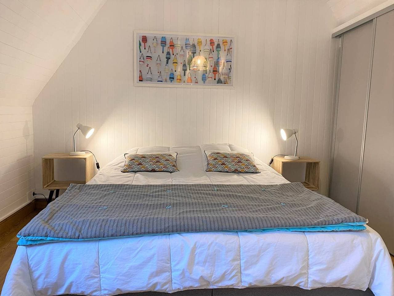 Foto 3 von 19: Charmante Maison Bretonne Rénovée, Wifi, à 200m du Centre de Perros-Guirec, Plages à 800m