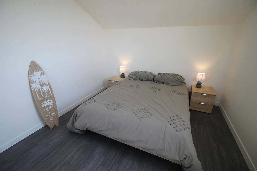 Foto 4 von 19: Ferienhaus Le Marnage nahe Hafen, Strand, Glasfaser-Internet