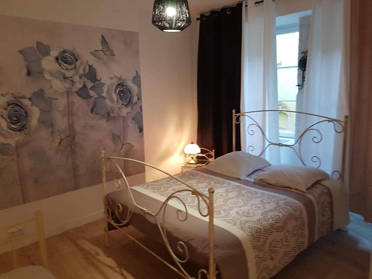Appartement du Docteur Privey - Chambre familiale - 3 mn Autoroute - Parking Velo 1