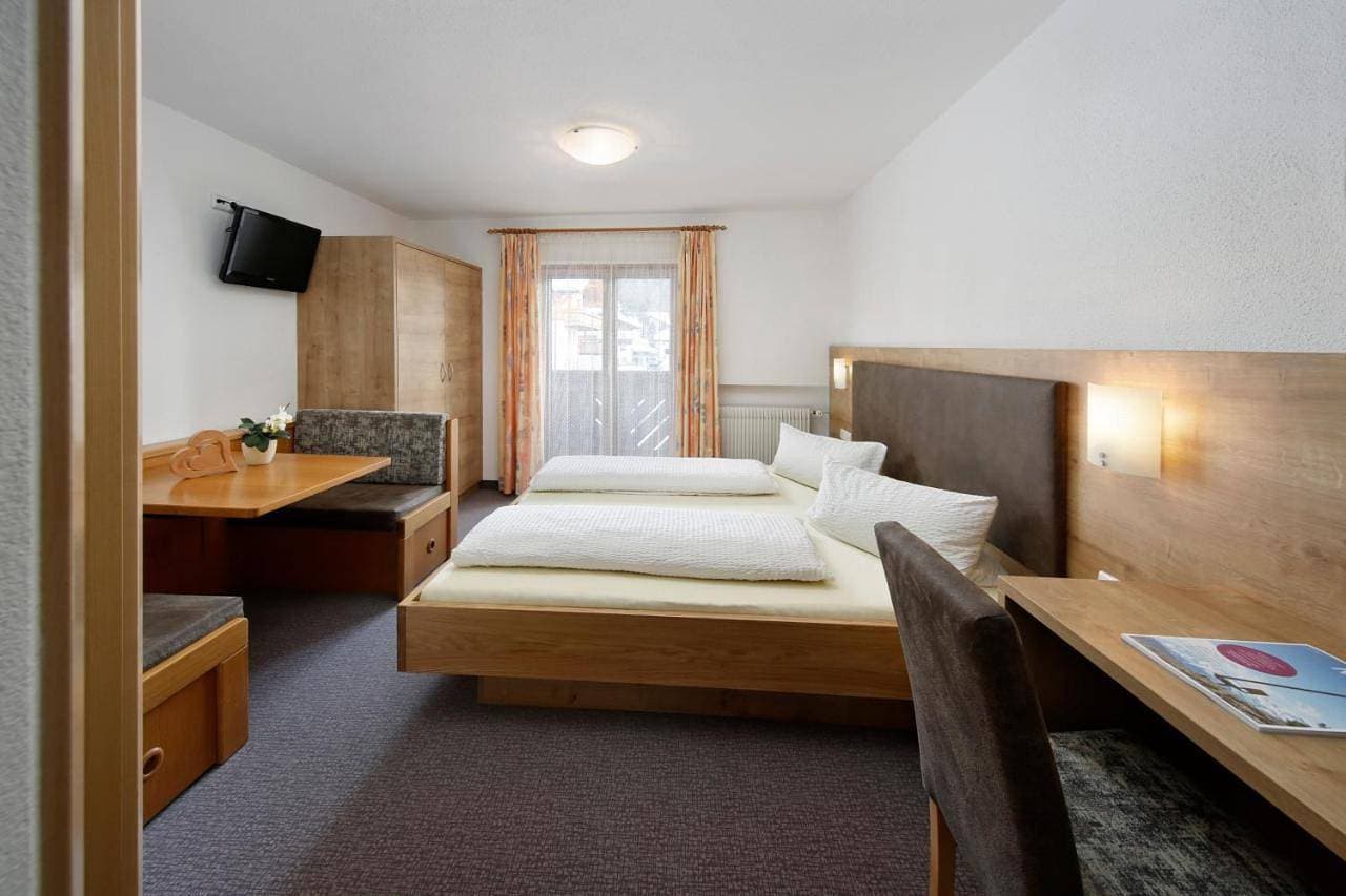 Foto 4 von 8: Basic Triple Room