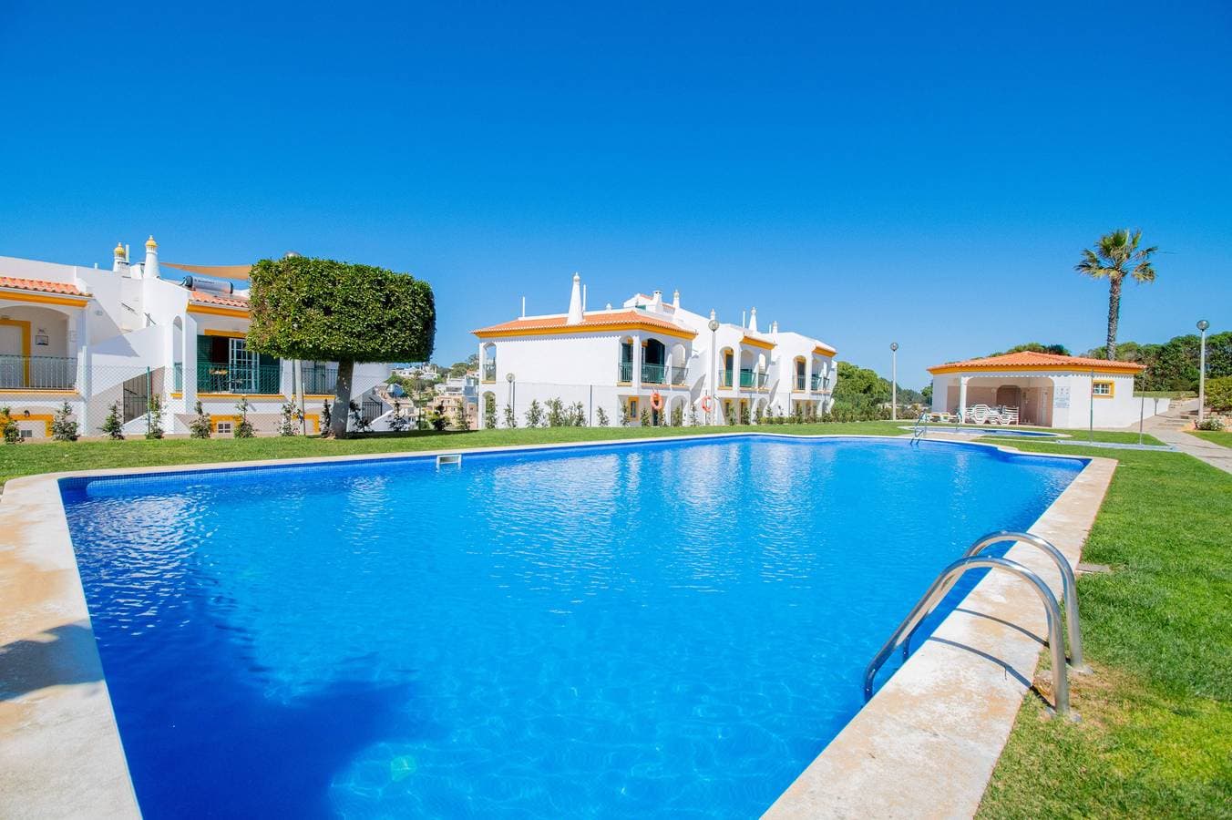 Lily · Fabulous 1 Bed Apt With Roof Terrace & Pool 1