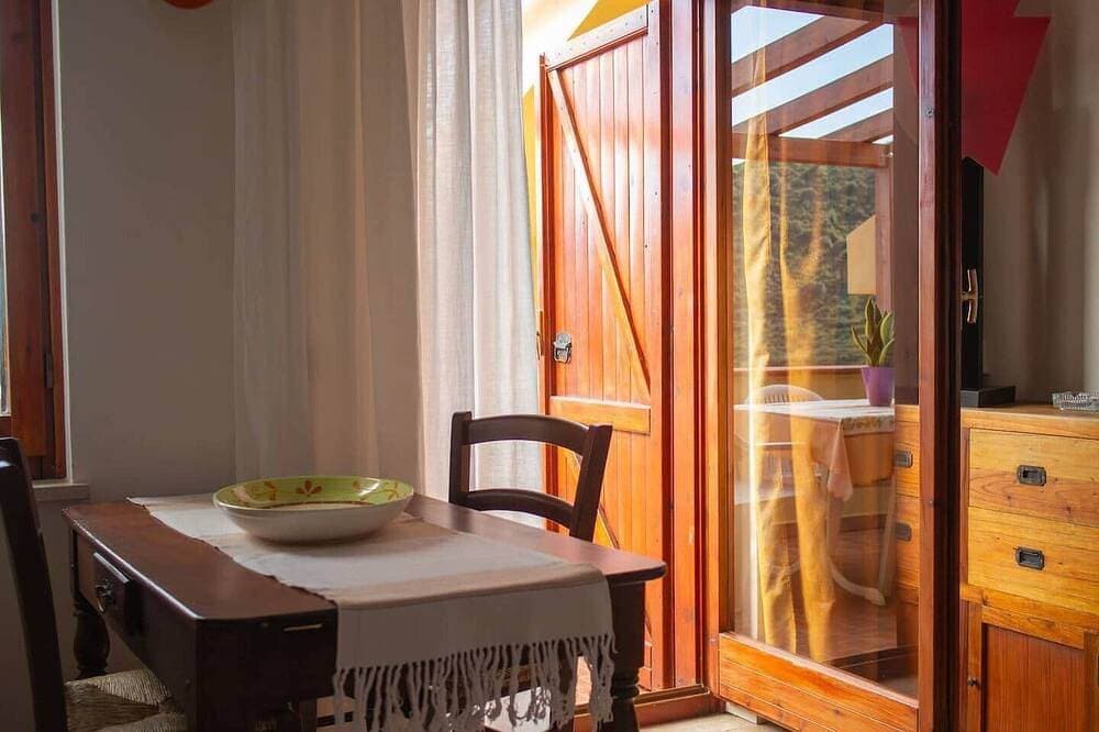 Sardinian Gallery Porto 1