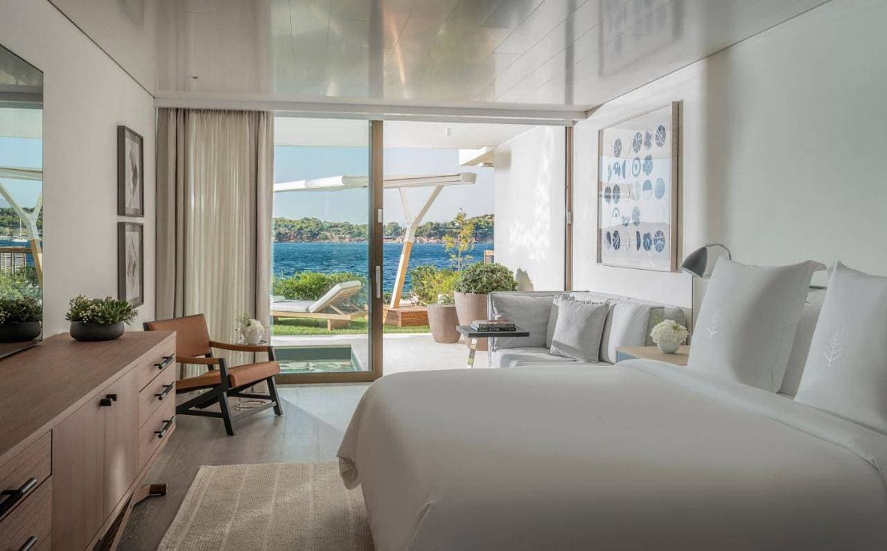 Foto 10 von 13: One-Bedroom King Suite with Nafsika Sea View Garden