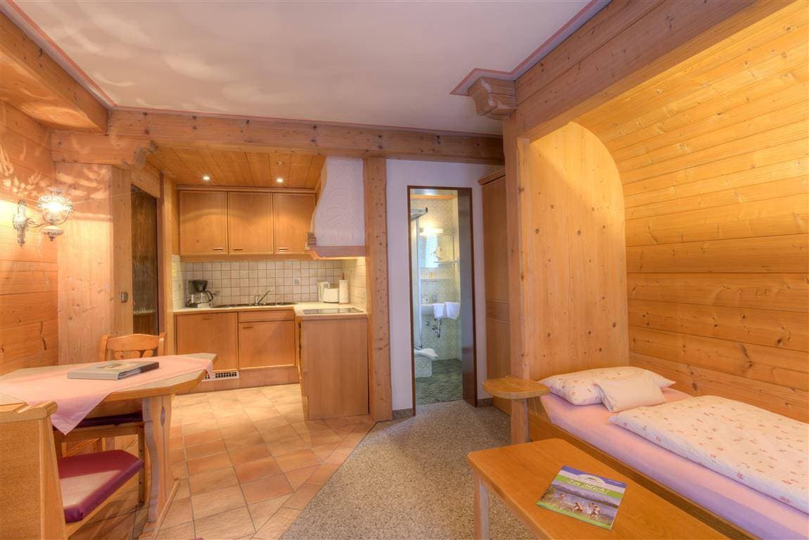 Foto 4 von 15: "Nr. 5" - Ferienwohnung/Wohn-/Schlafraum/Dusche,Wc