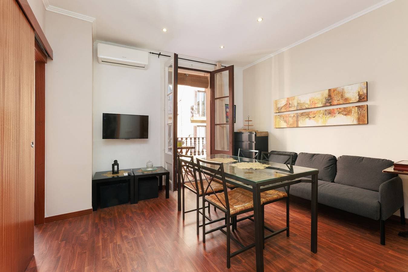 Turo Park, lovely apartment with balcony 1
