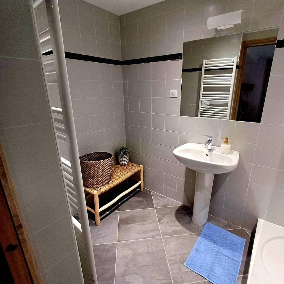 Foto 6 von 45: Two-Bedroom Apartment