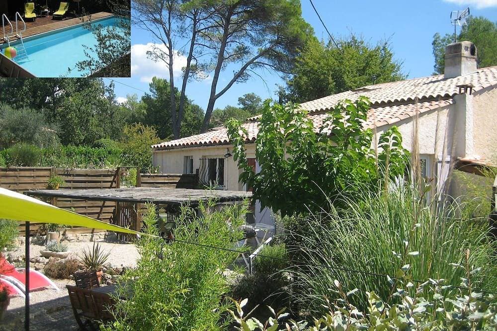 Gite la souquette between sea and mountains with swimming pool 1