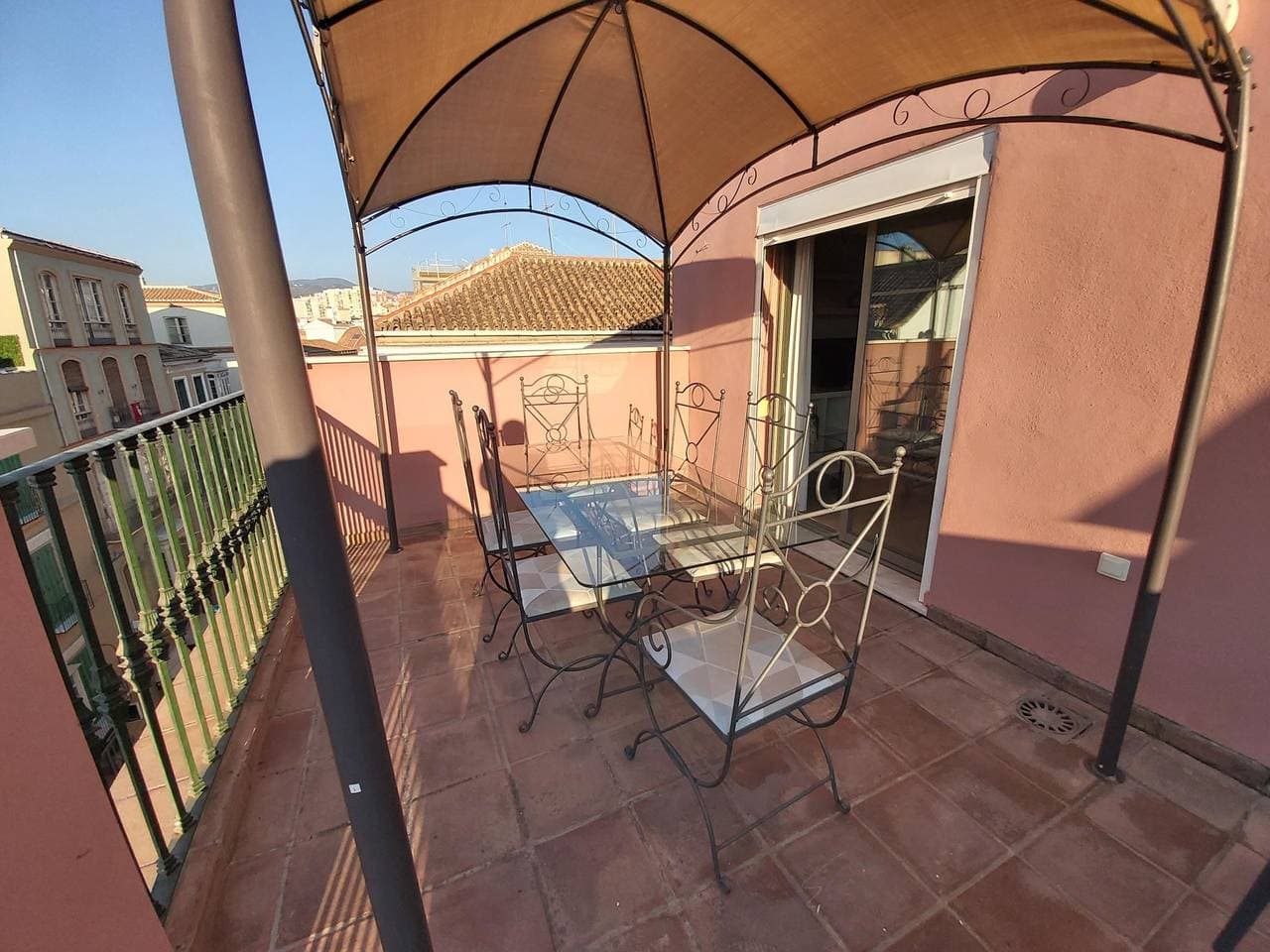 Foto 13 von 32: Ferienwohnung für 4 Personen mit Terrasse