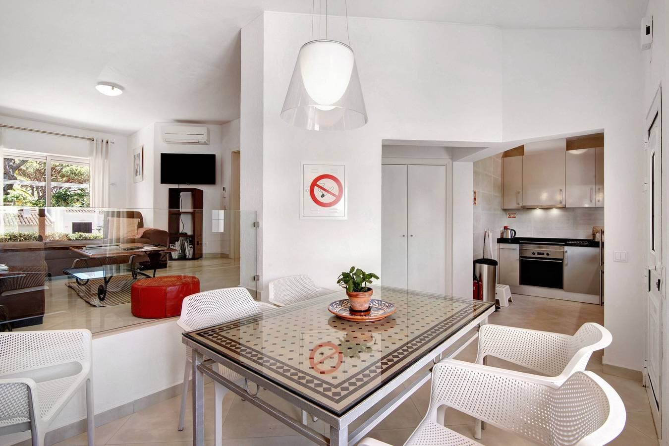 Foto 6 von 23: Ferienhaus 'Townhouse Ramas' mit Meerblick, WLAN und Klimaanlage