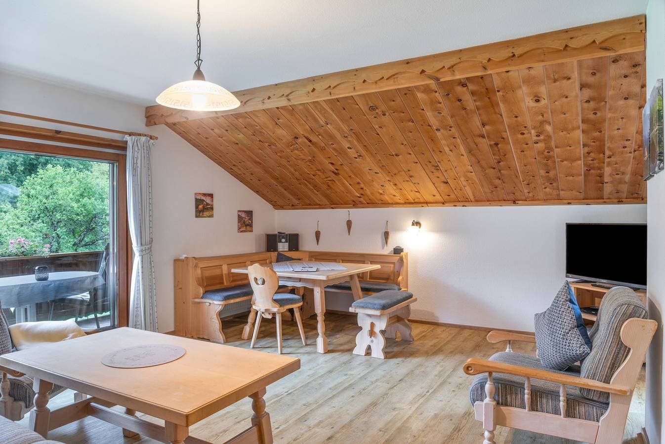Foto 4 von 44: Apartment „Waxenstein“ mit Bergblick, Balkon und WLAN