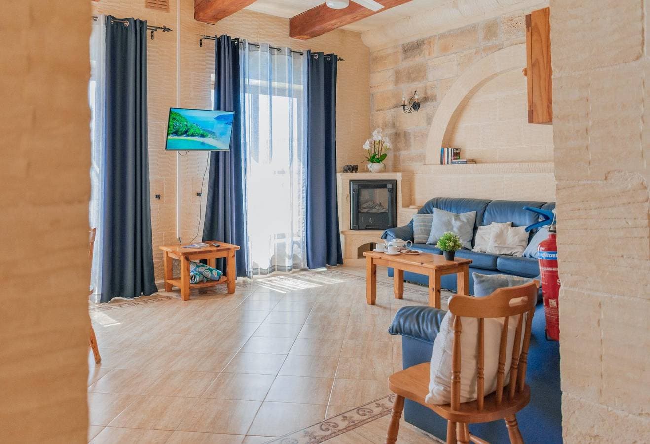 Foto 3 von 25: Ta Danjela Villa Sleeps 8 with Pool