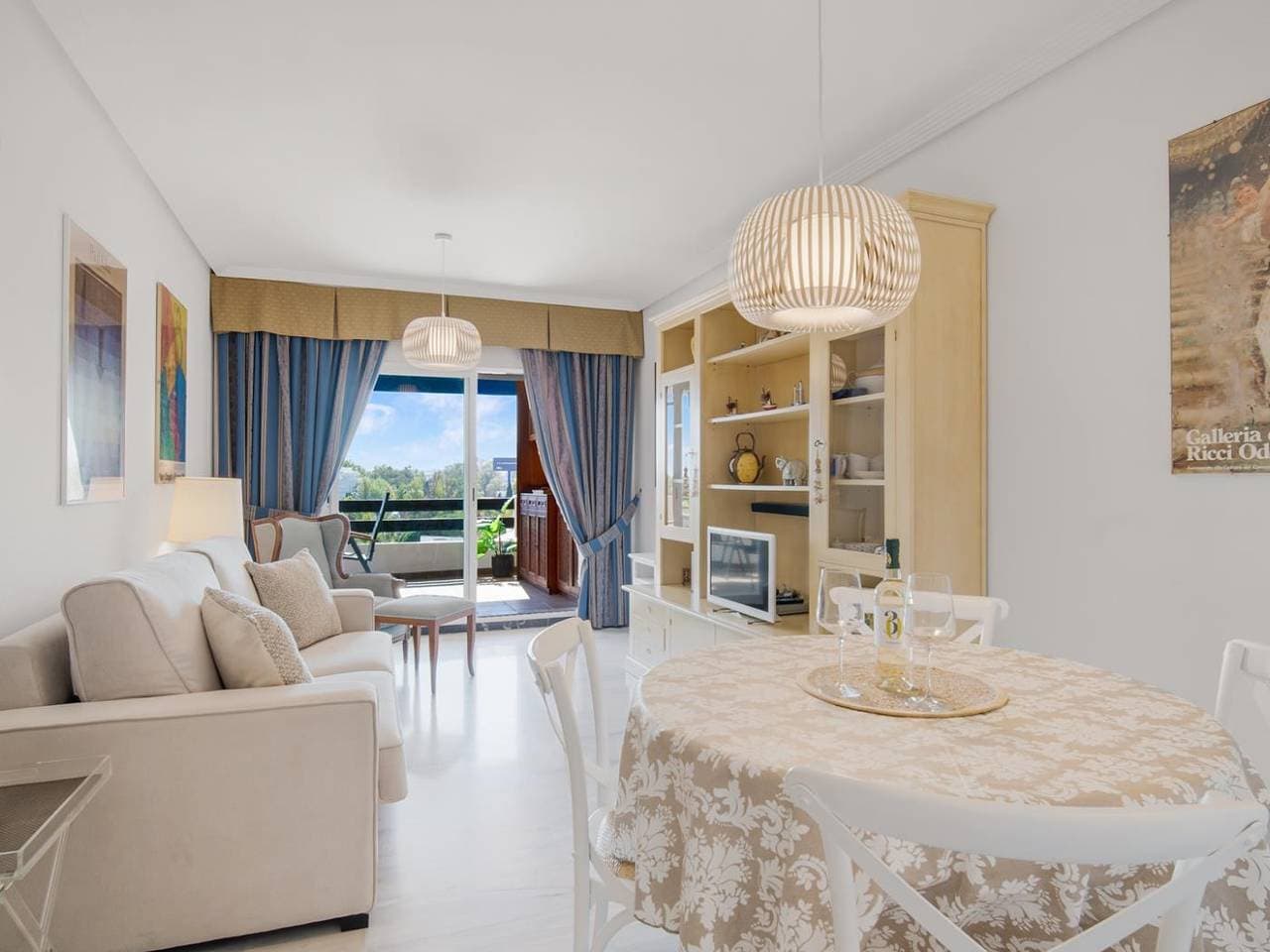 Foto 3 von 24: Ferienwohnung für 4 Personen mit Terrasse
