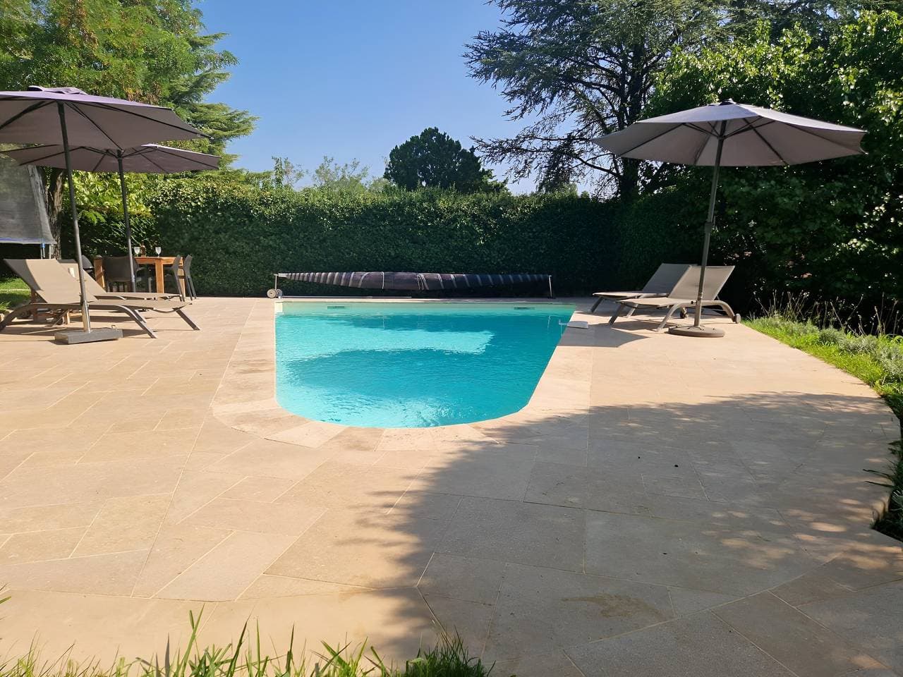Foto 8 von 35: Wunderschöne freistehende Villa mit Pool