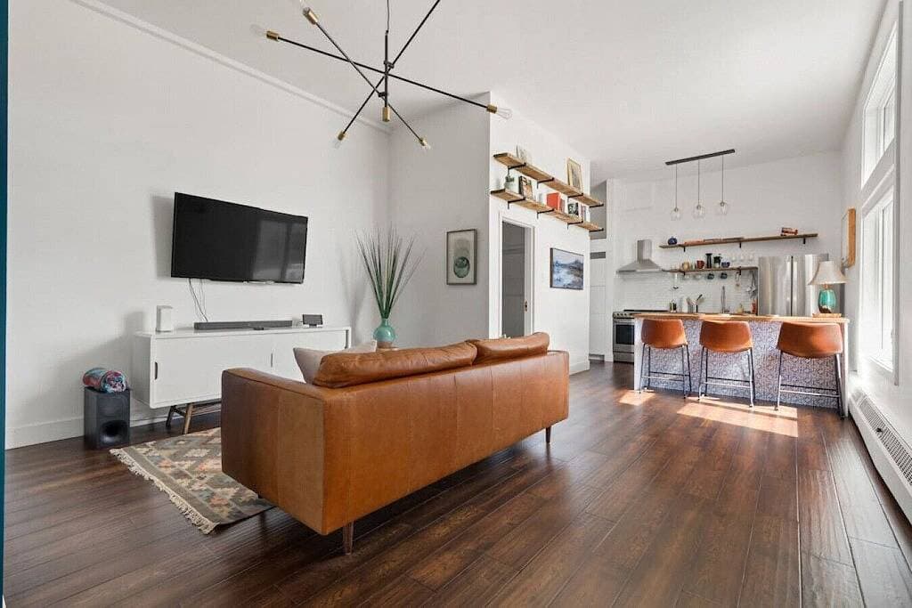 Foto 7 von 19: McGill Loft | Trendy | Iconic | Best Location