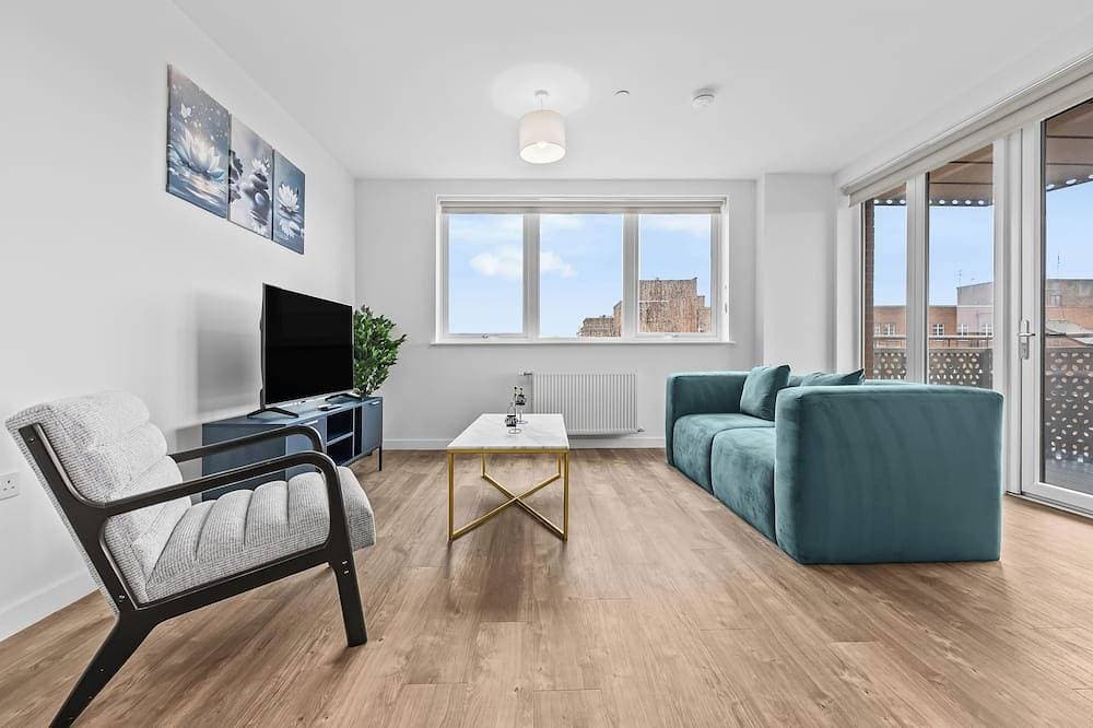 Modern & Comfortable 2Br | 12 mins to Heathrow & 30 mins to Waterloo 1