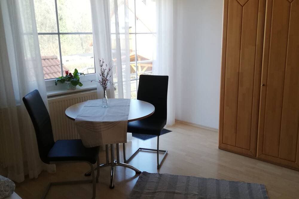 Foto 12 von 21: Große Ferienwohnung über 2 Etage am Bodensee mit Balkon im ruhige Lage.