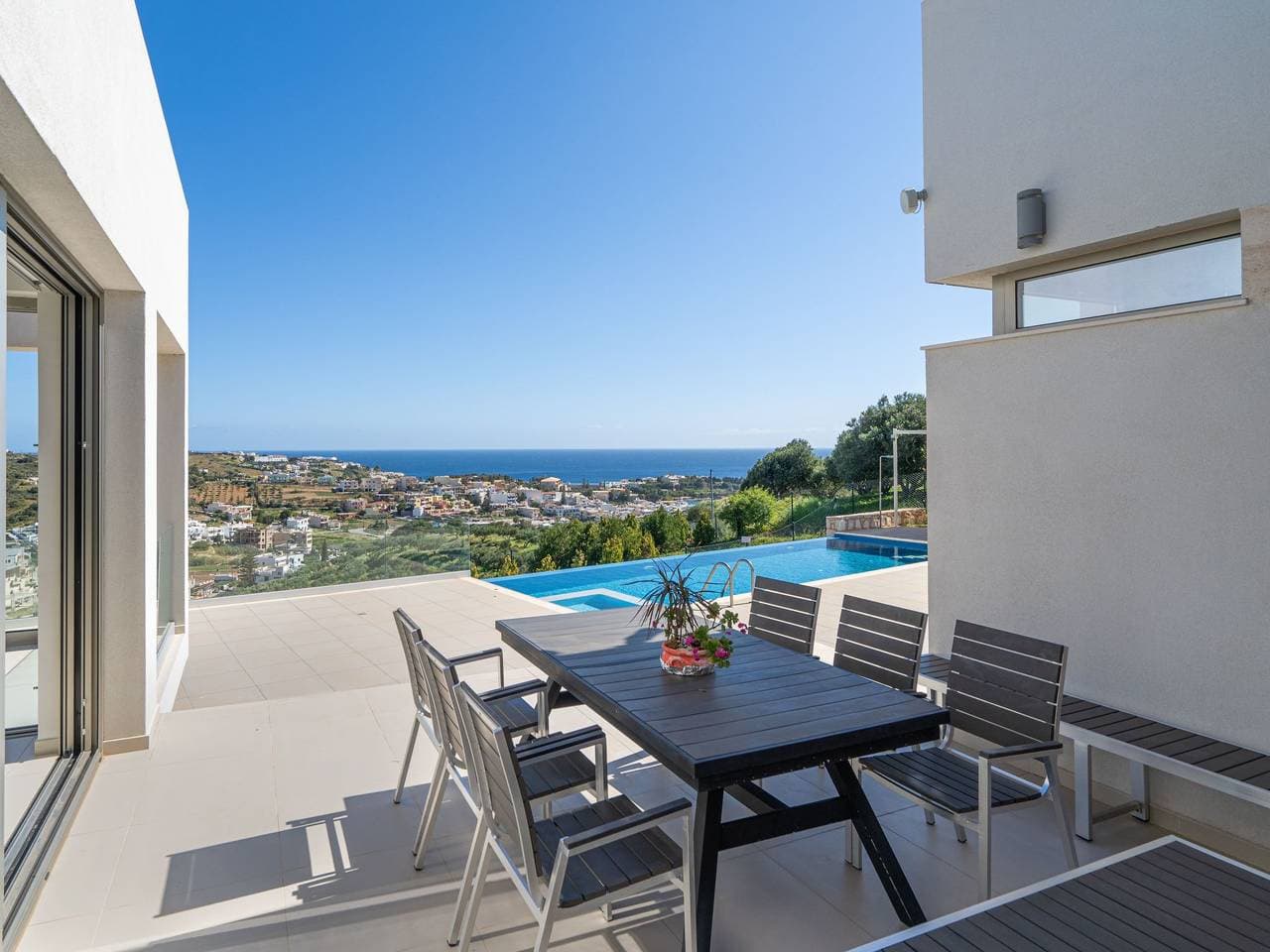 Foto 9 von 39: "Villa Kallia" mit Infinity-Pool