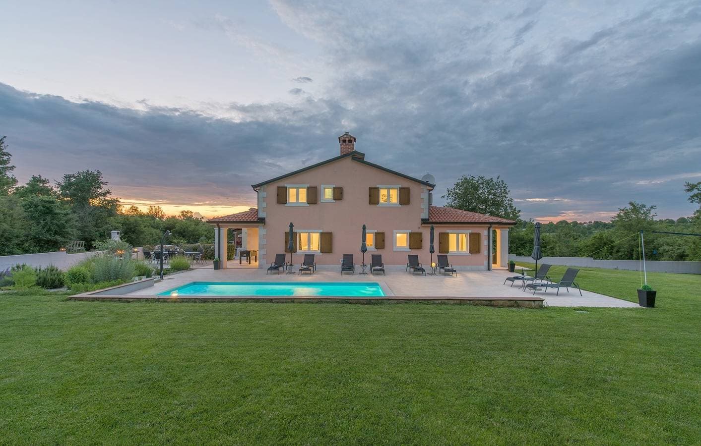 Foto 12 von 50: Große Familienvilla mit privatem Pool